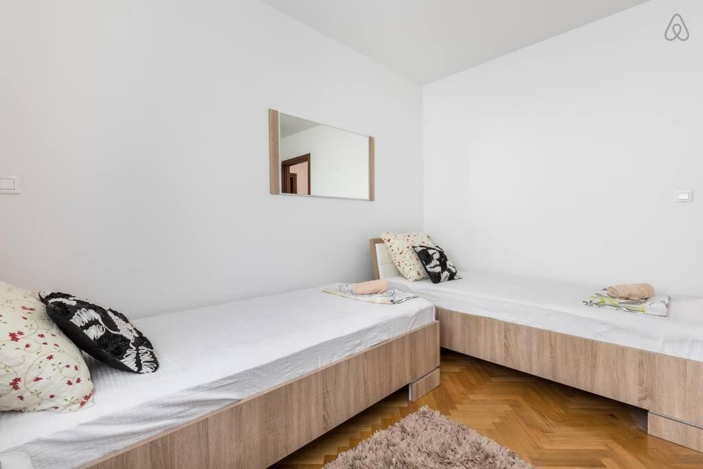Deluxe Apartment Manuela With Balcony Top Center Split Buitenkant foto